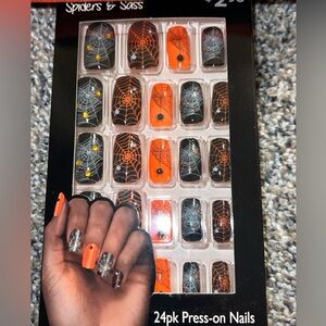 Alamar Black and Orange Spider Web Press-on Nails